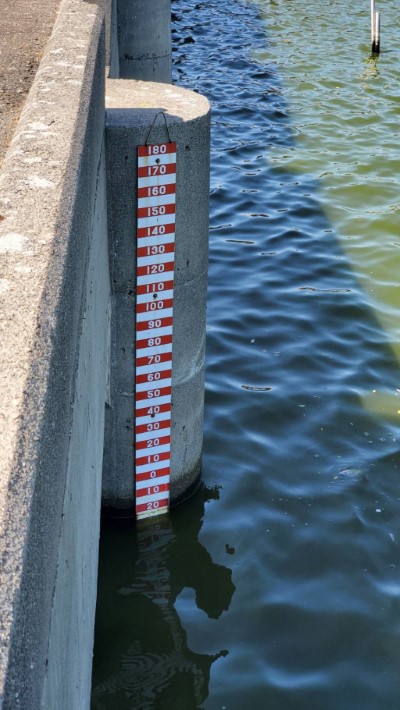 抽水10天後（10月26日）水位降至-25 cm